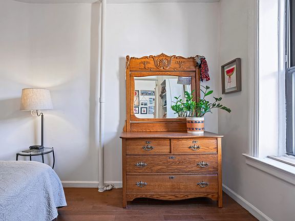 5th image of 411 W 44th St APT 18