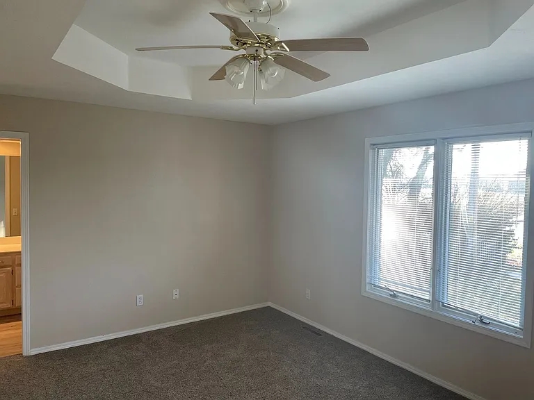 1508 E Powell St — Photo 19