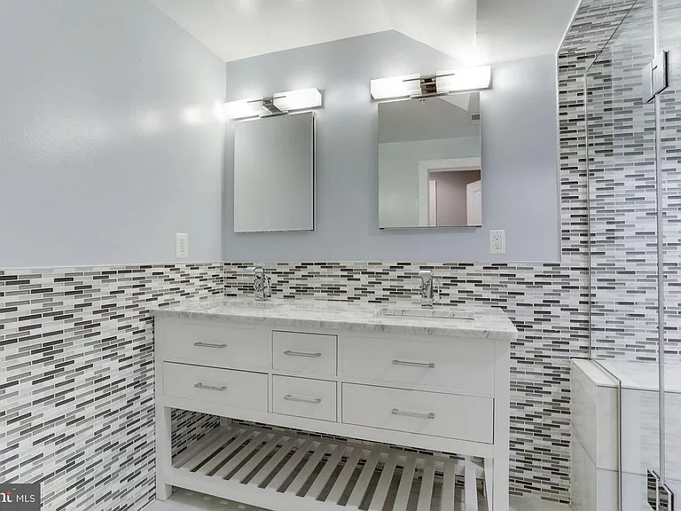 411 Ridge St NW #1 — Photo 10