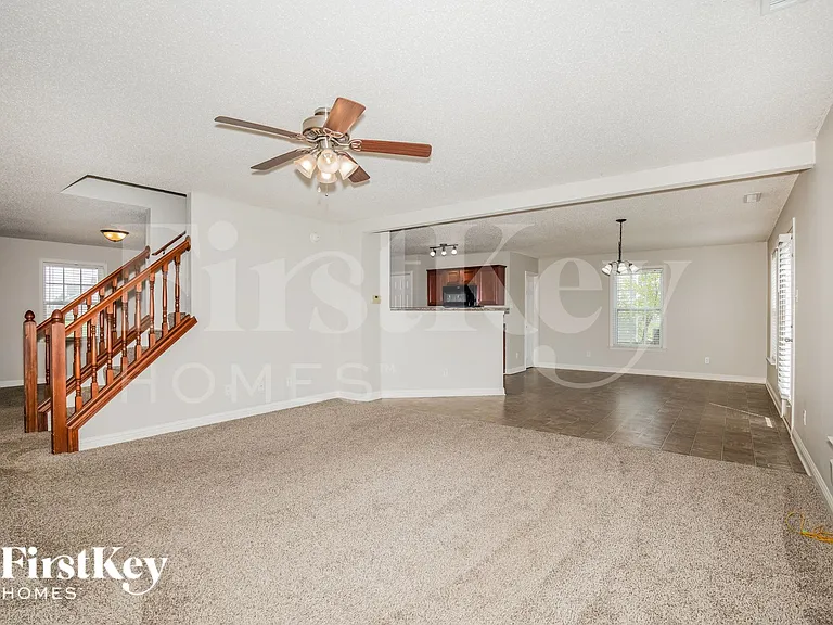1443 Dowell St — Photo 3