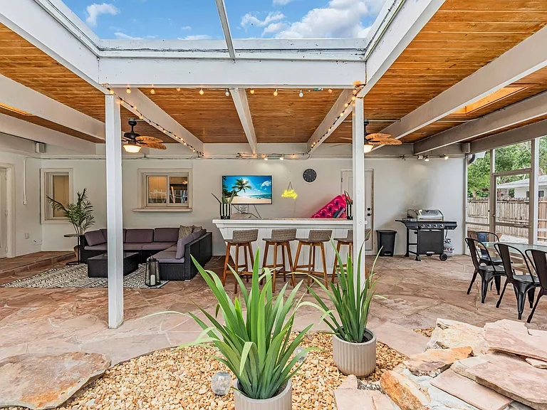 4421 Ocean Blvd — Photo 36