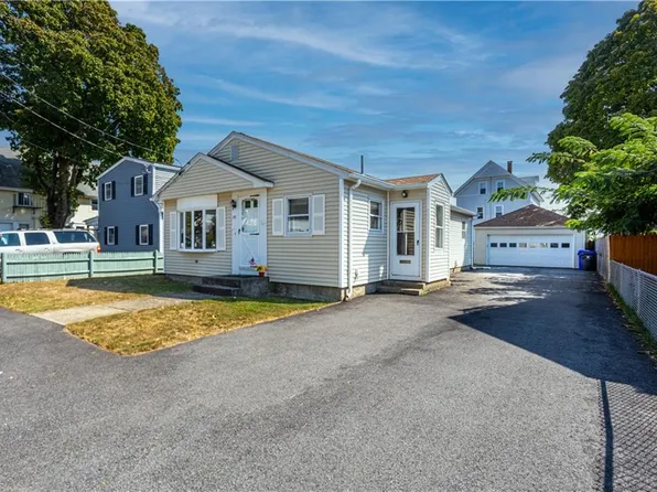33 Halliday St, Pawtucket, RI 02861