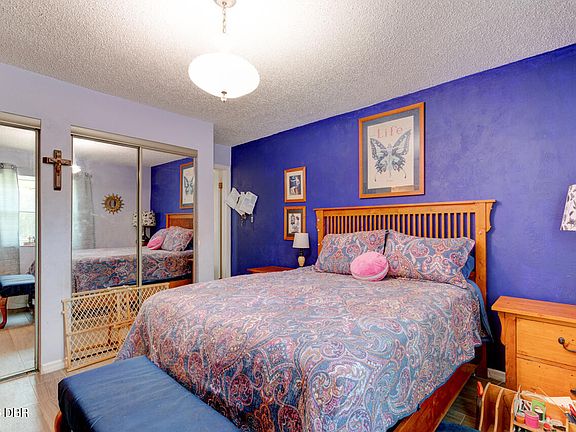 2nd image of 835 Acorn Ln