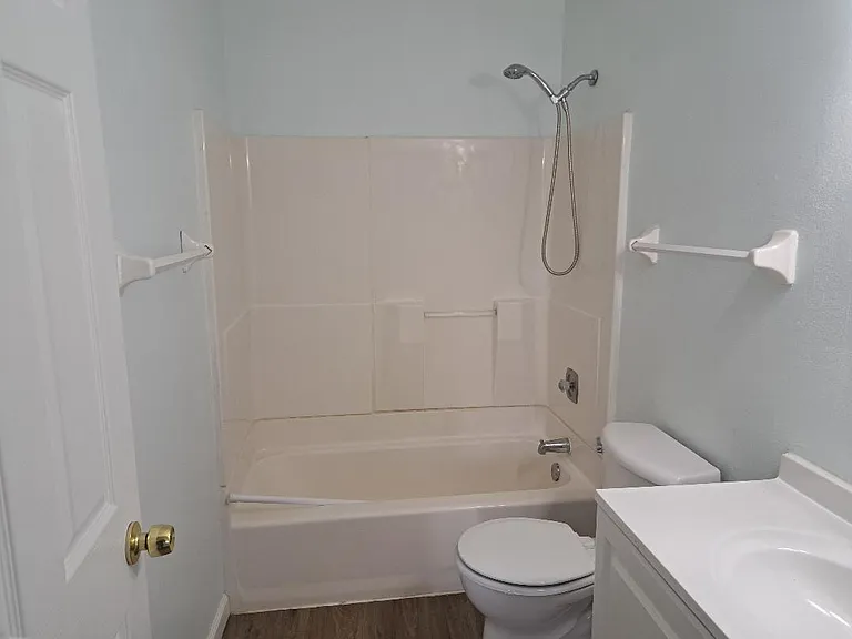 570 S Perry Pkwy #7 — Photo 1