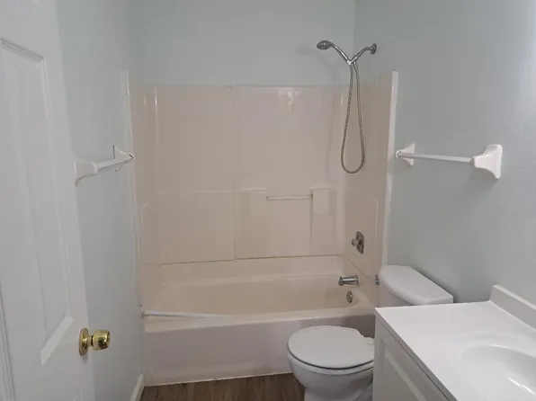 570 S Perry Pkwy #7, Oregon, WI 53575