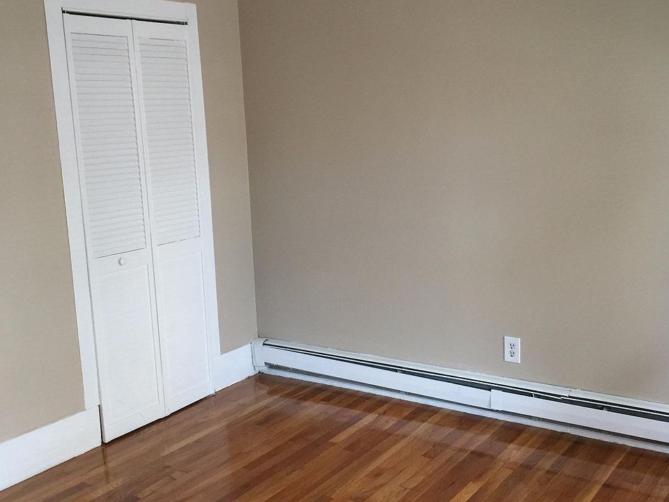 2nd image of 144 Spring St #2A