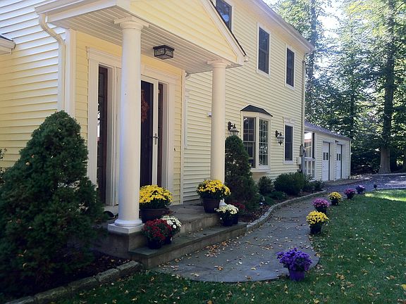 2nd image of 2095 Van Cortlandt Cir