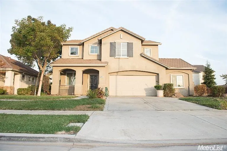 482 Lily Dr photo 1