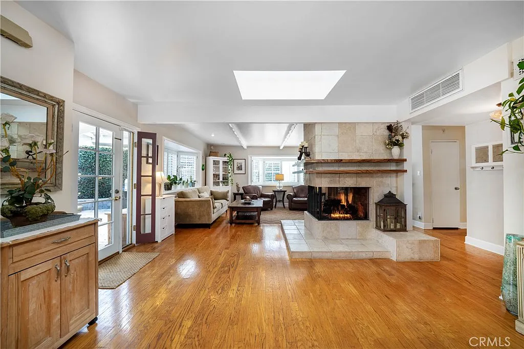 3 bed, 1830 sqft, $6,000 — Photo 4