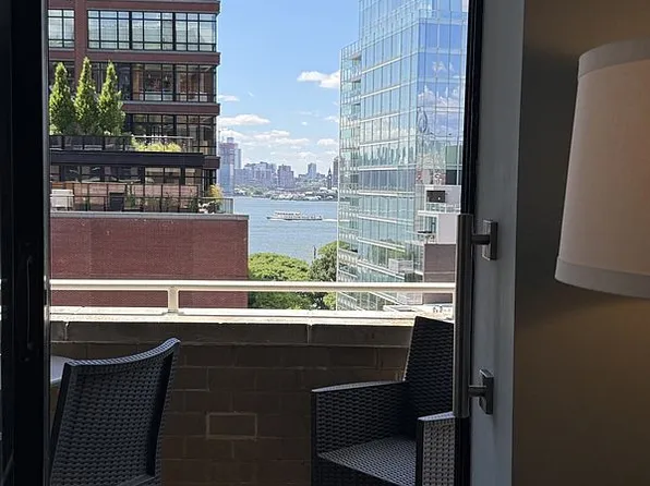 140 Charles St APT 10E, New York, NY 10014
