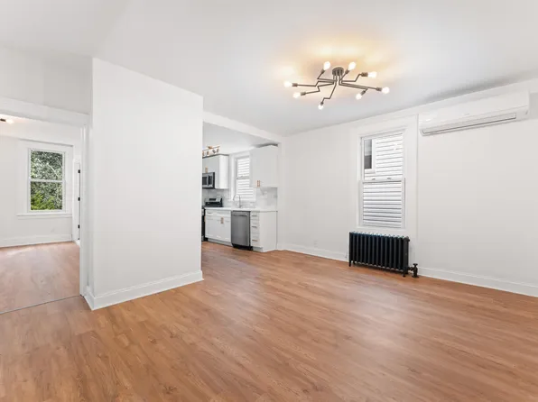 114 Oak Street image 23 of 41