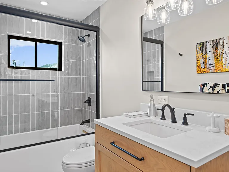 110 Bowles Dr — Photo 27