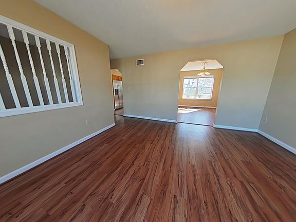 4th image of 128 Rebecca Dr