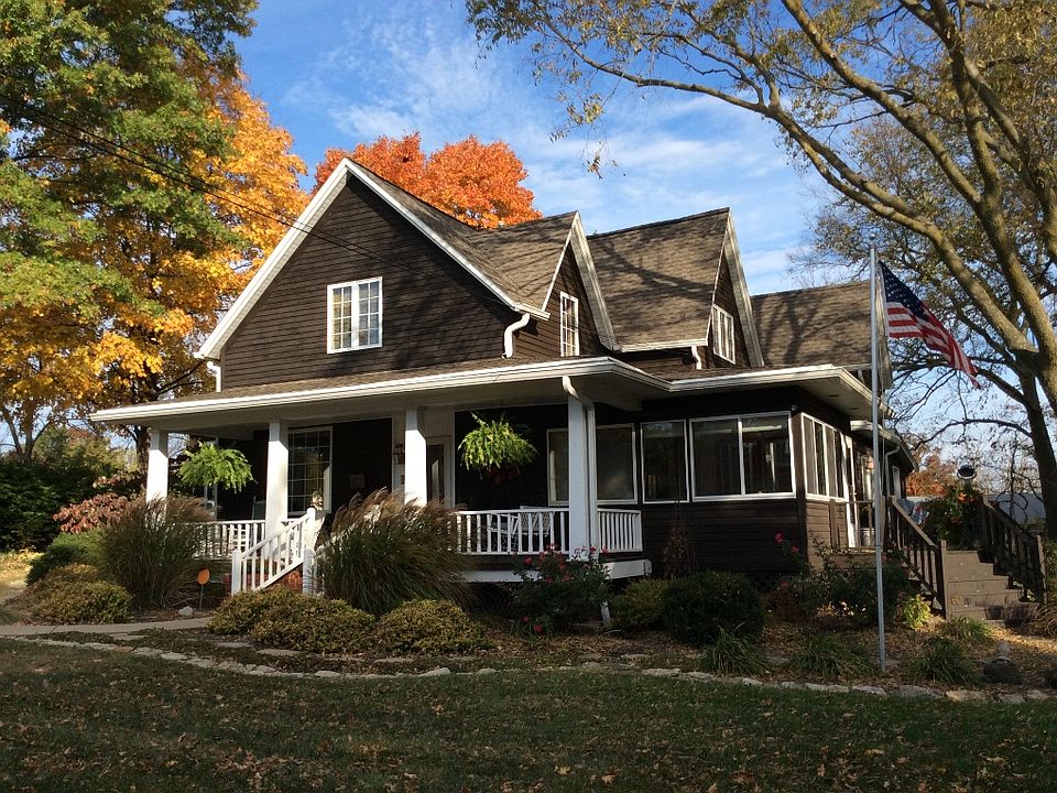 1st image of 729 W 15th St