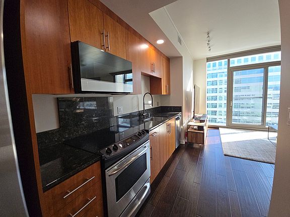 5th image of 38 N Almaden Blvd Unit 1402