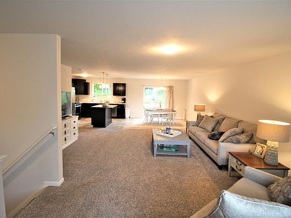 2nd image of 647 W Sand Hills Ct