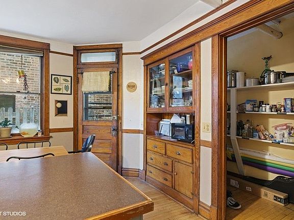 2nd image of 2046 W Cortez St #G