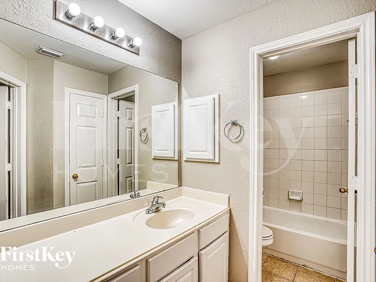 12831 Pheasant Lake Ct — Photo 15