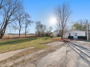 1054 Gilmore St, Aurora, IL 60506