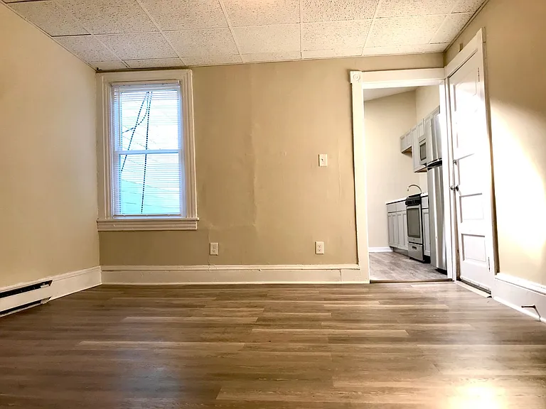 1046 Northampton St #3 — Photo 4