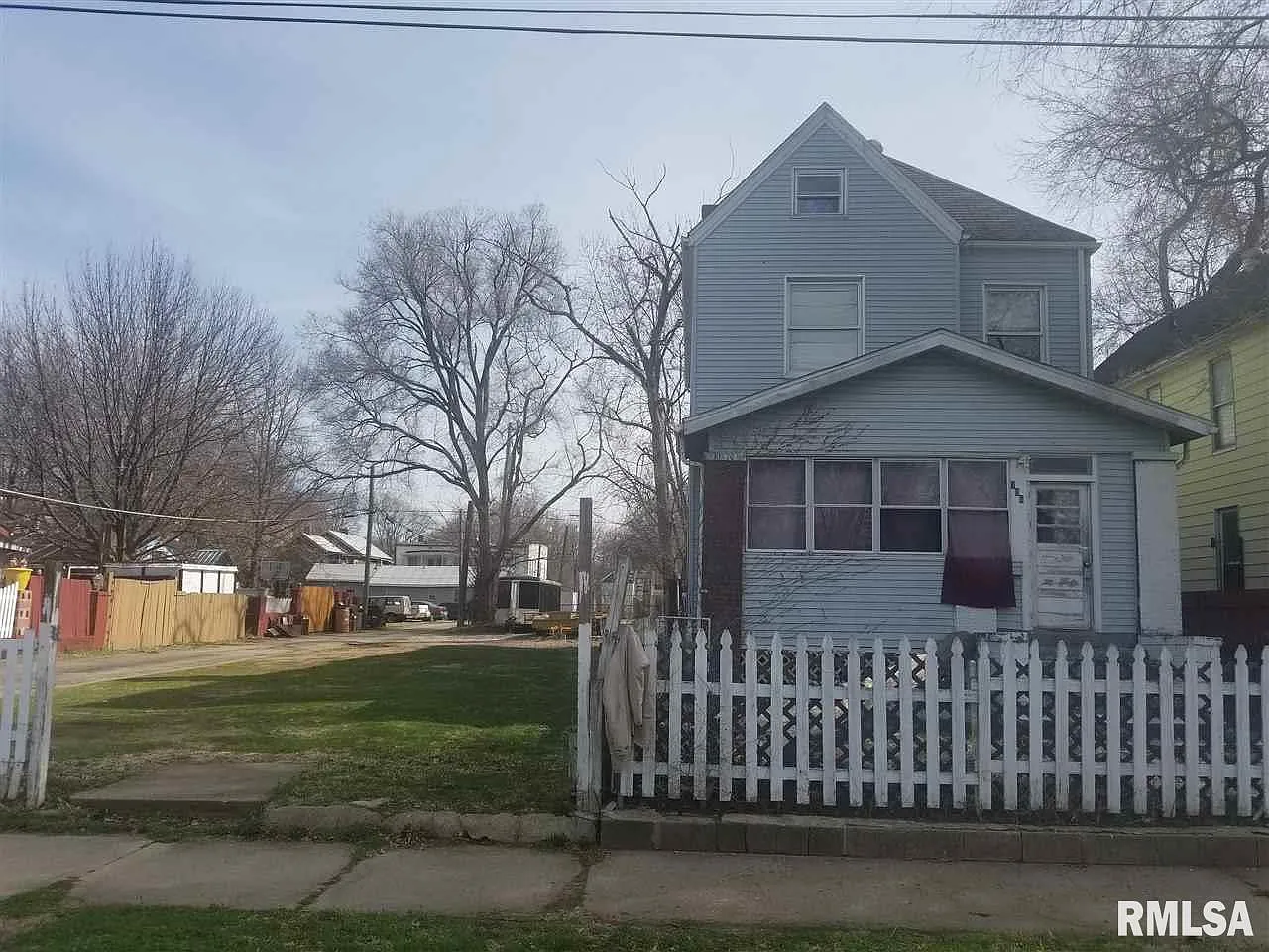706 Hancock Ave photo 1