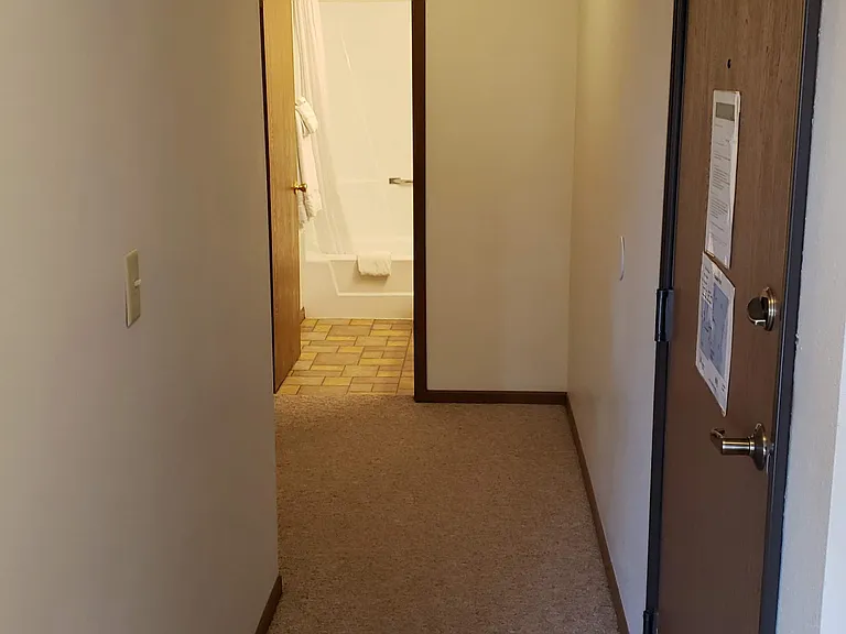 Alexis Manor — Photo 17