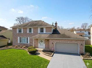 141 Patton Pl, Williamsville, NY 14221