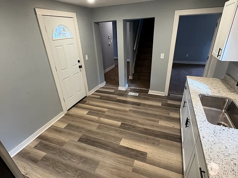 453 Tremont Ave SE — Photo 5