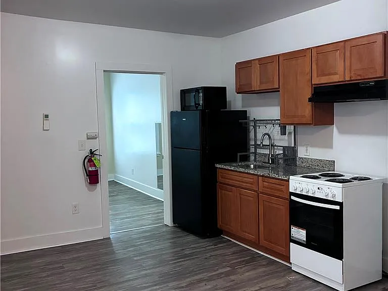 1311 Northampton St #2F — Photo 4
