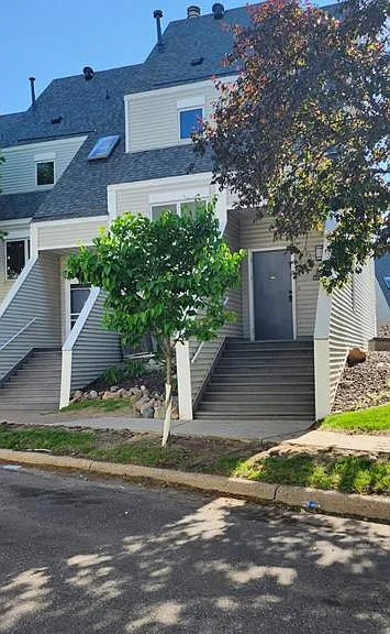 1814 New York Ave N — Photo 1