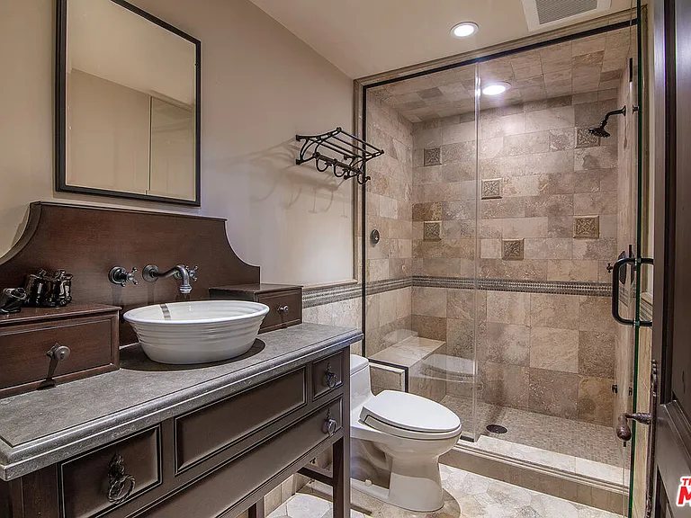1221 Minorca Dr — Photo 36