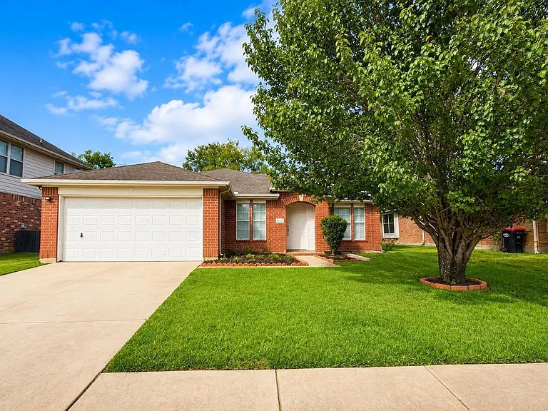 5114 Santrey Dr — Photo 1