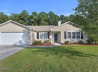 117 Daphne Dr, Hubert, NC 28539