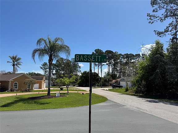 3rd image of 19 BASSETT LANE