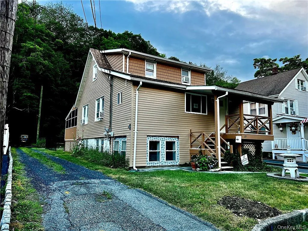 Building Photo - 23 Richard St #A