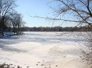 23975 Valley Rd, Lake Zurich, IL 60047