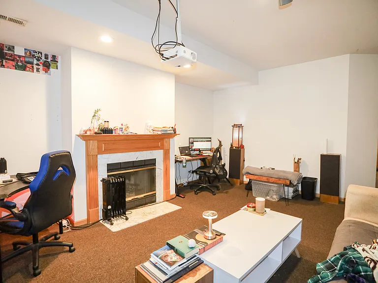 1940 W Diversey Pkwy #1W — Photo 11