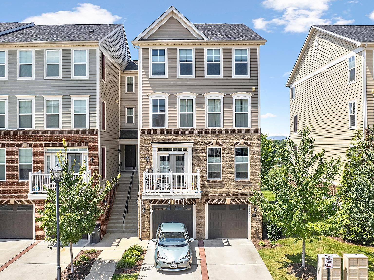 43389 Town Gate Sq, Chantilly, VA 20152 | Zillow