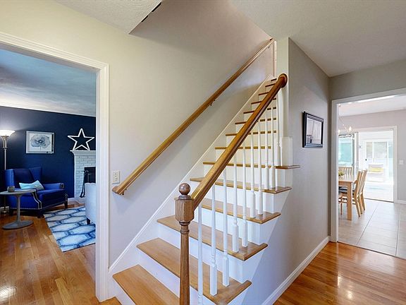 4th image of 70 Ledgewood Dr
