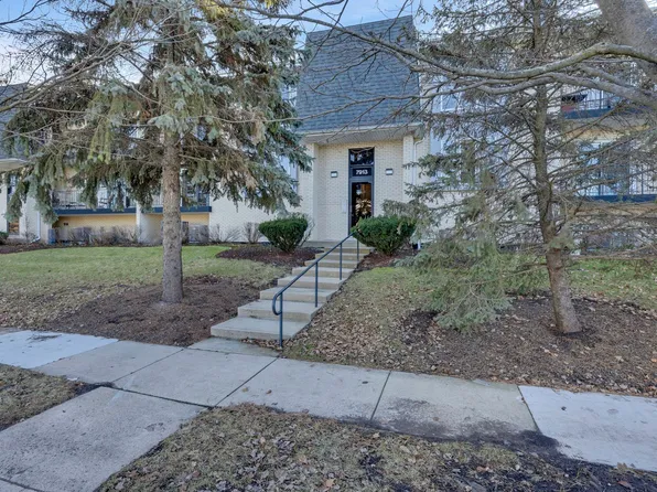 7913 W 157th St APT 1E, Orland Park, IL 60462