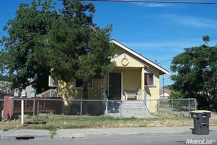 1st image of 115 S Fresno St