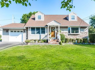 51 Miller Blvd, Syosset, NY 11791