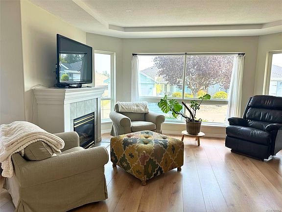 2nd image of 533 Hampstead St
