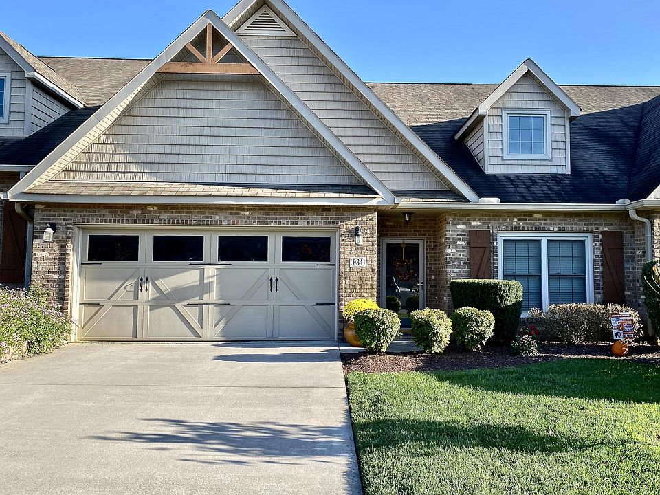 1st image of 934 Bishop Knoll Ln