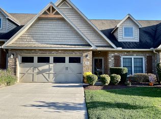 934 Bishop Knoll Ln, Knoxville, TN 37938