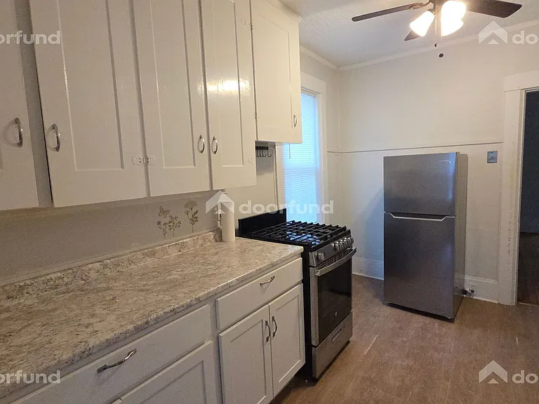 46 E Main St #2 — Photo 4
