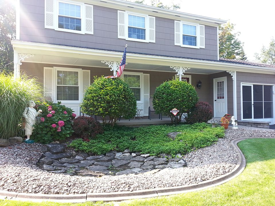1st image of 50 Glenville Dr