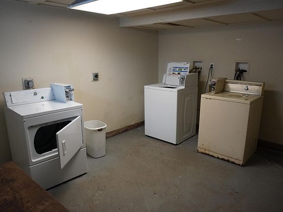 2nd image of 1265 W Genesee St #202