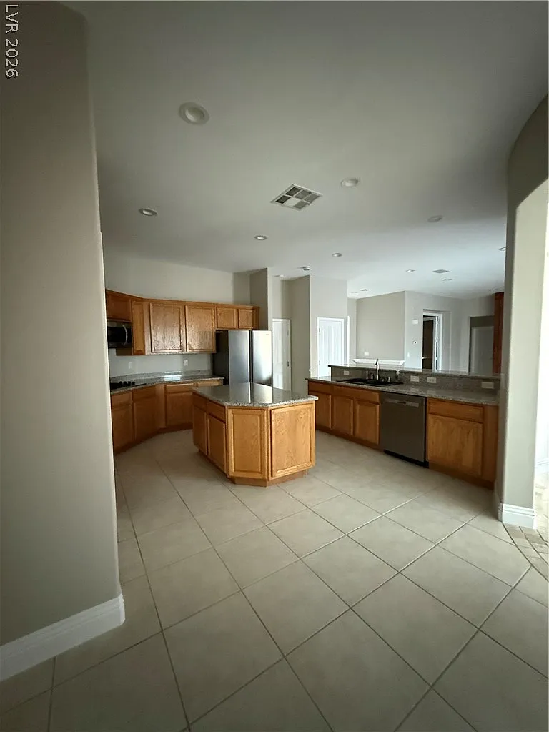 3 bed, 2.5 bath, 2214 sqft, $2,800 — Photo 4