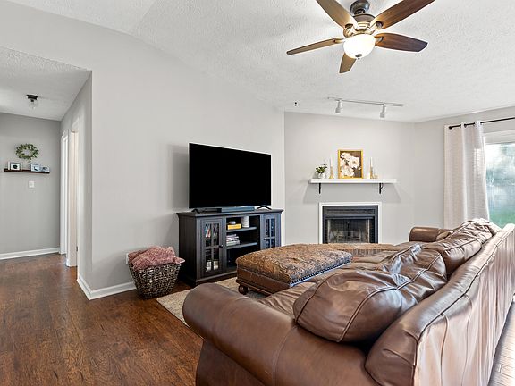4th image of 507 Scarborough Dr